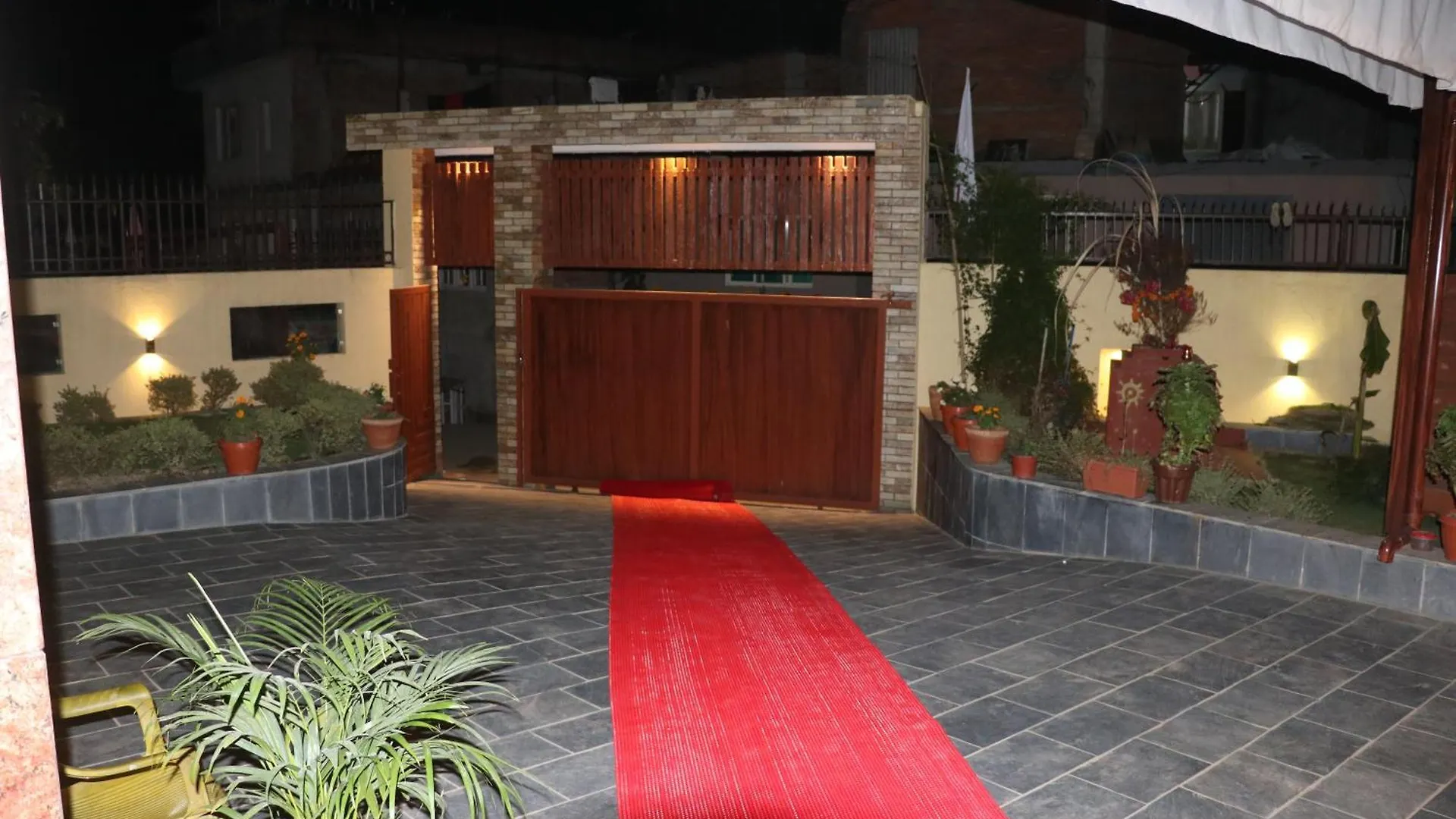Gharanabites Room And Dinning Catmandu
